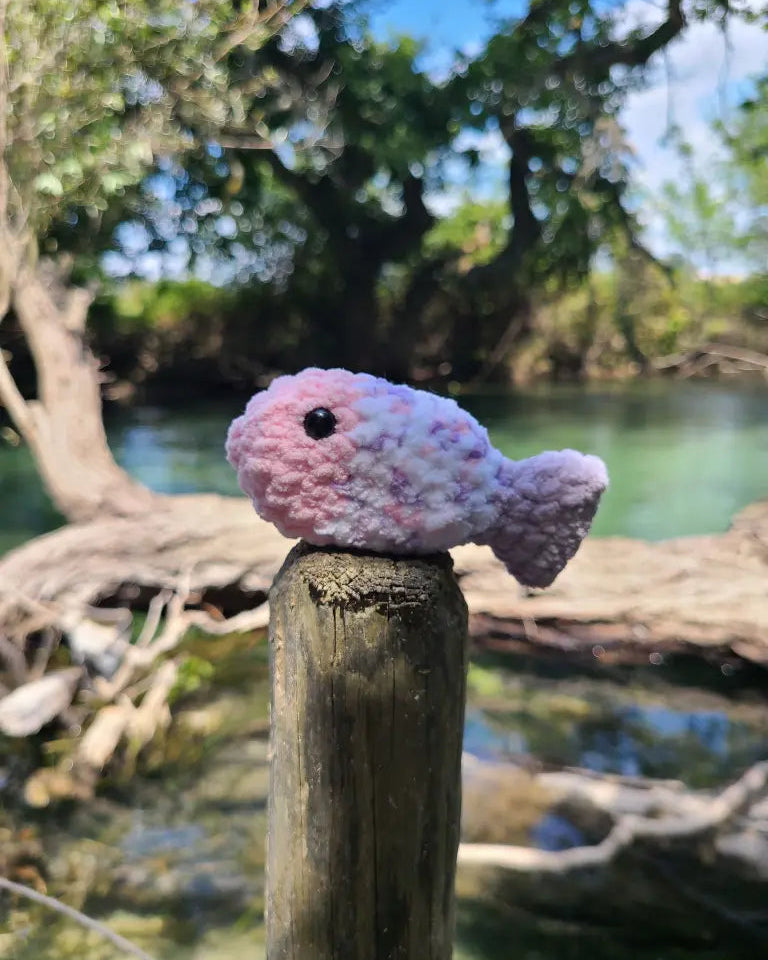 jouet poisson rose au crochet, texture douce, fait main