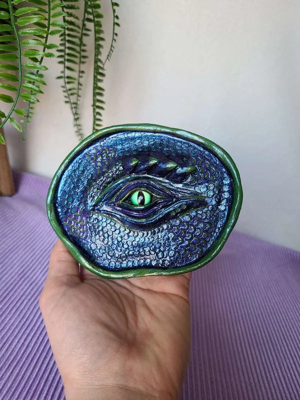 Vide-poche dragon irisé fait main – curiosités artisanales OctoConcept
