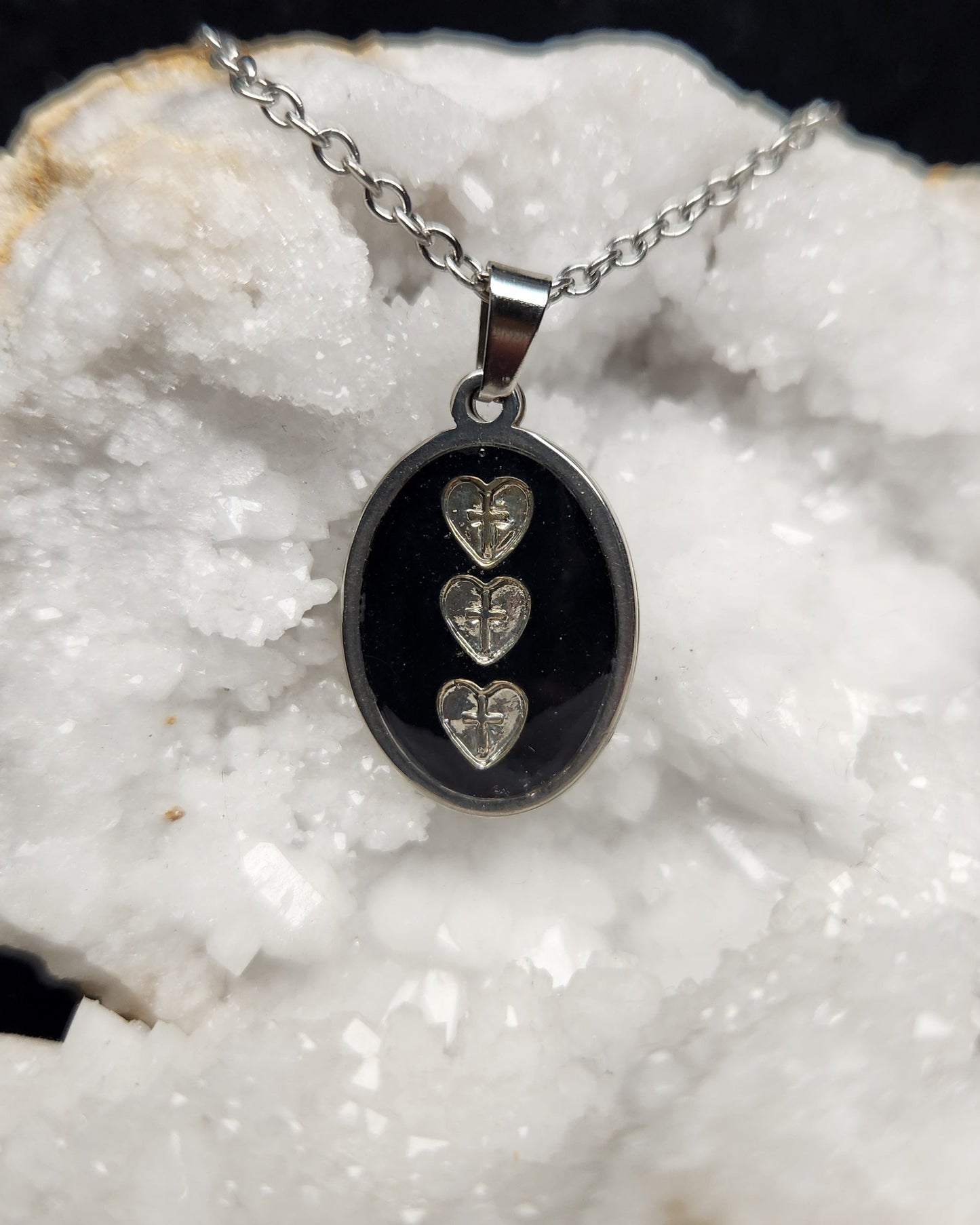 Collier trois cœurs argent – pendentif ovale sur chaîne acier