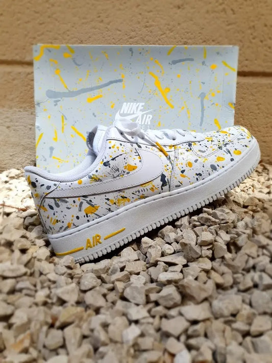 Air Force 1 : tâches de peinture