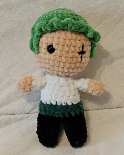 peluche zoro au crochet, amigurumi fait main, inspiration One Piece