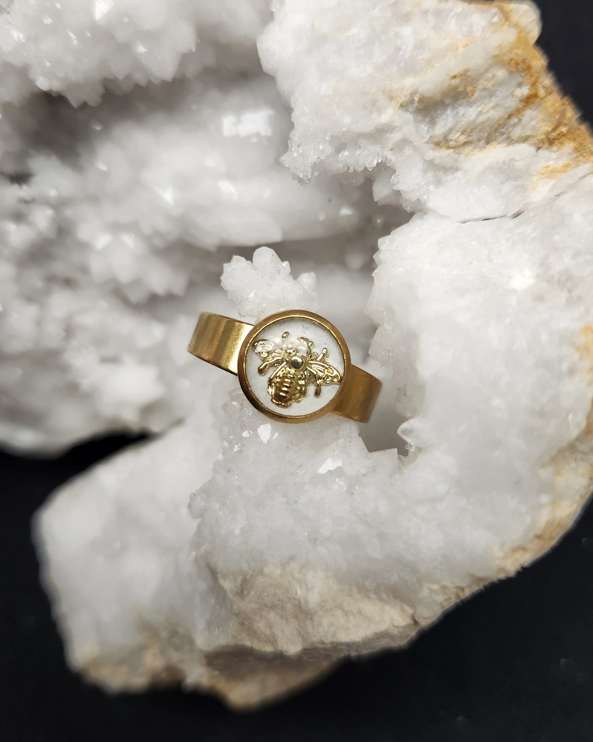 bague acier inoxydable doré et résine abeille