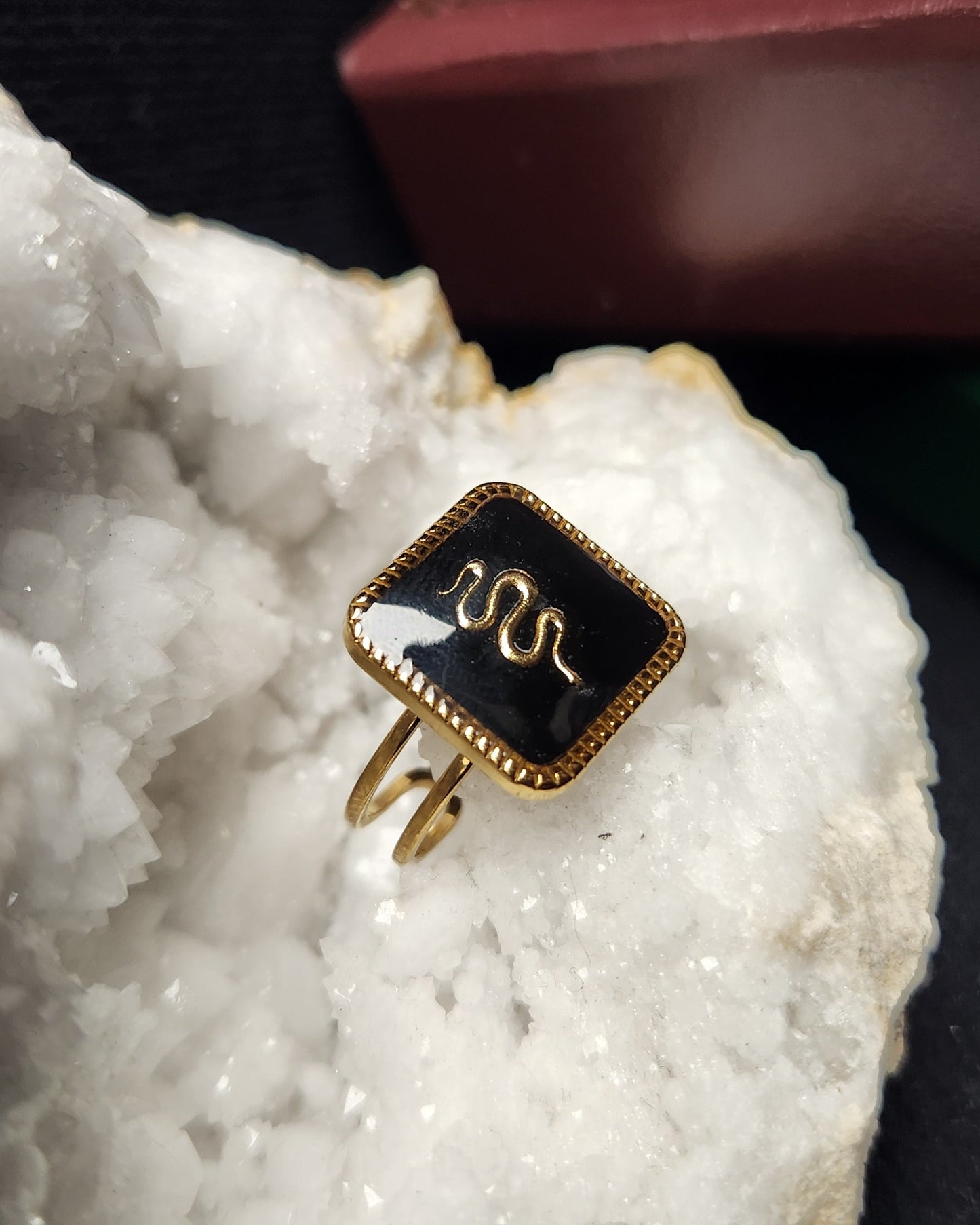 bague style dark serpent doré 