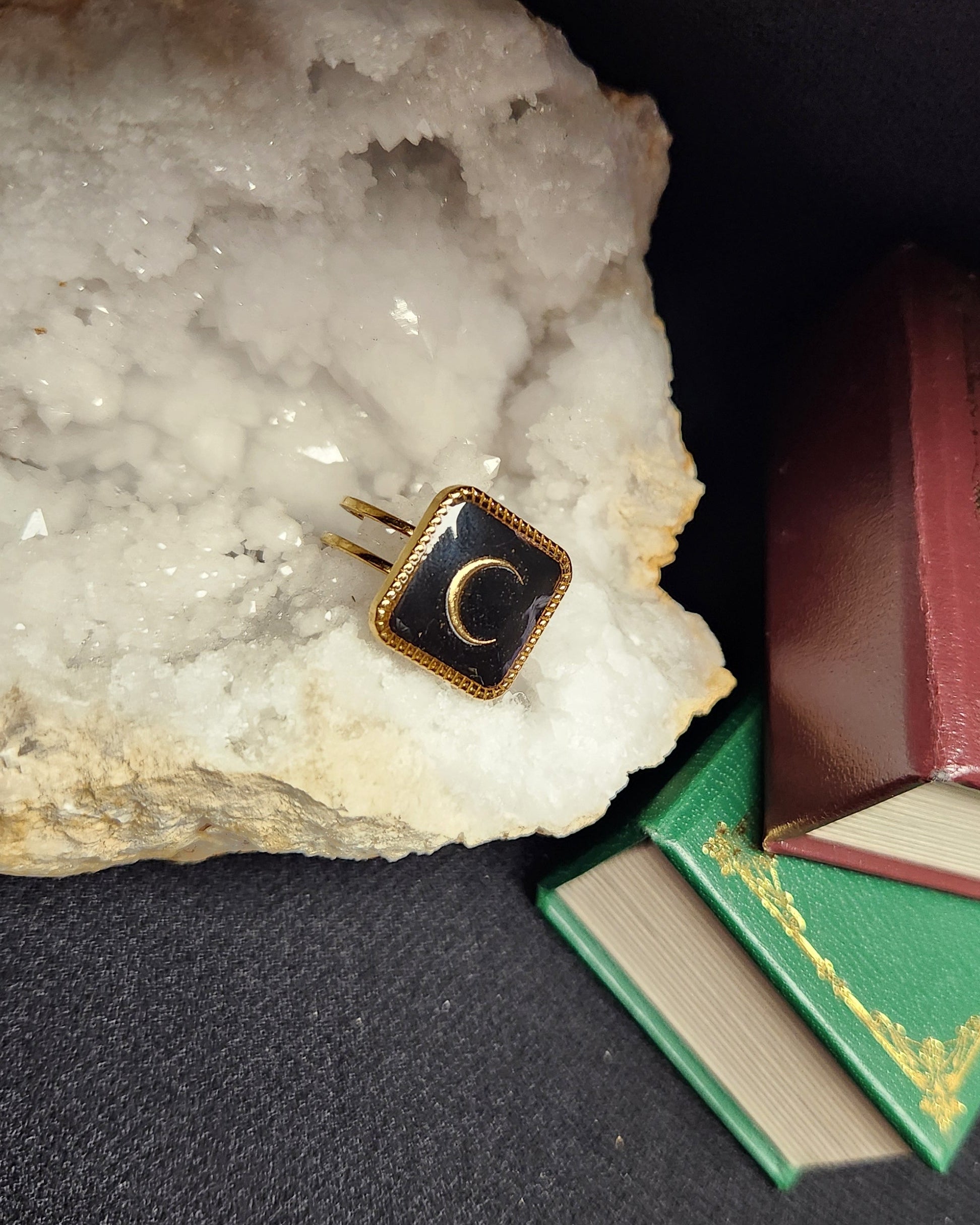 bague lune sorciere noir et dorée