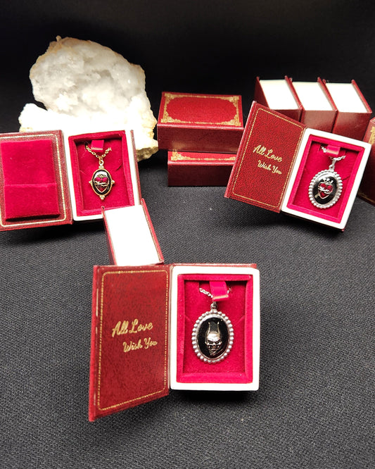 collier medailons cabinet de curiotsité dark style goth