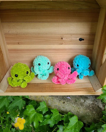 porte-clé poulpy rose, bleu et vert, crochet, idée cadeau kawaii
