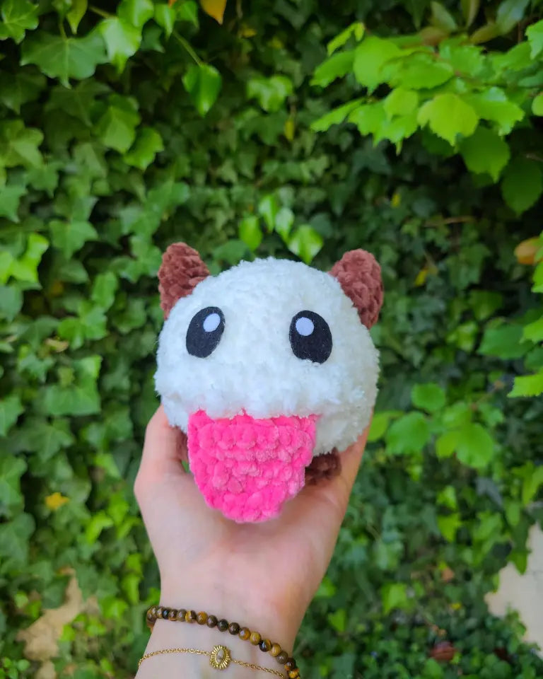 détail texture peluche poro, fil doux Oeko-Tex